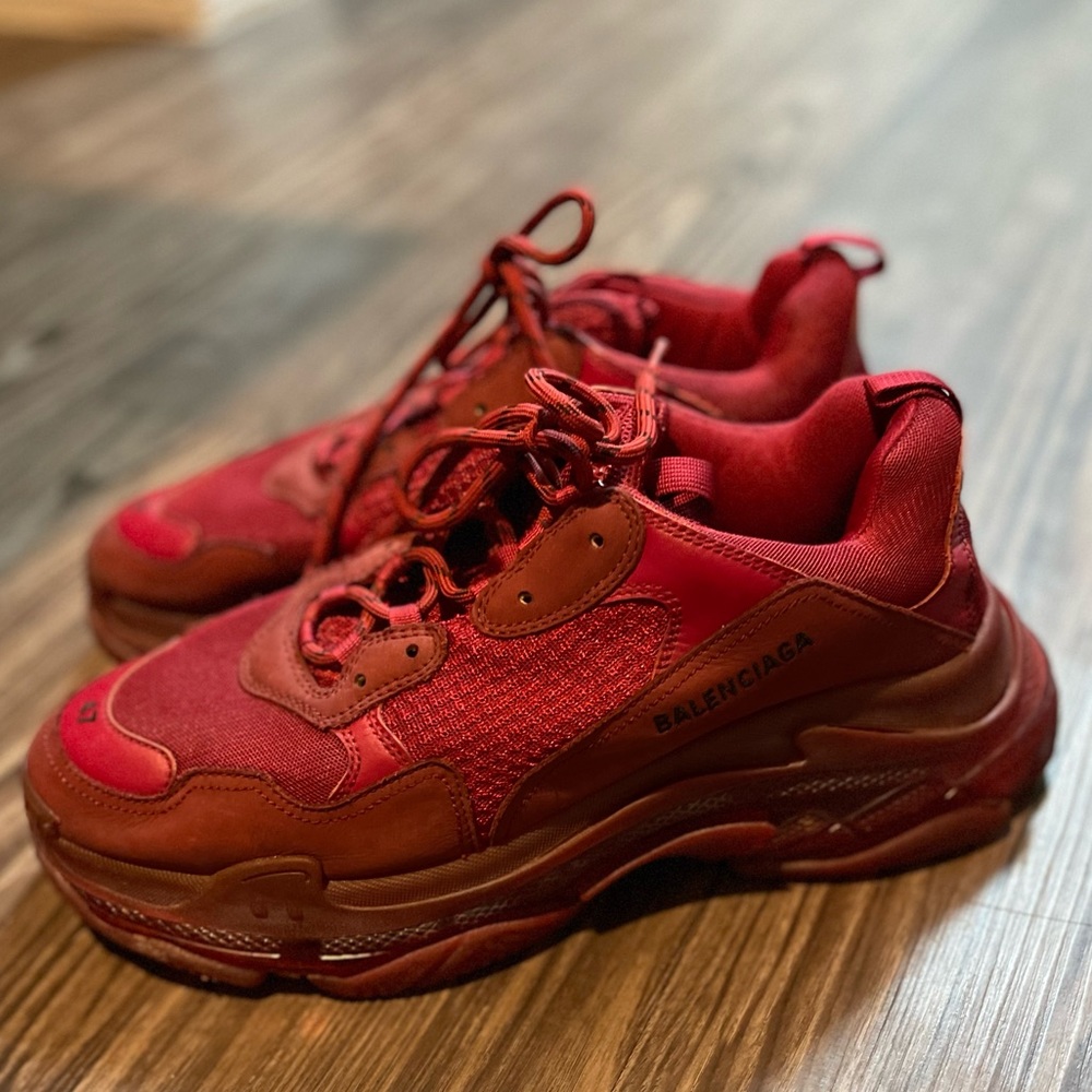 Trendy Balenciaga Sneakers Triple S